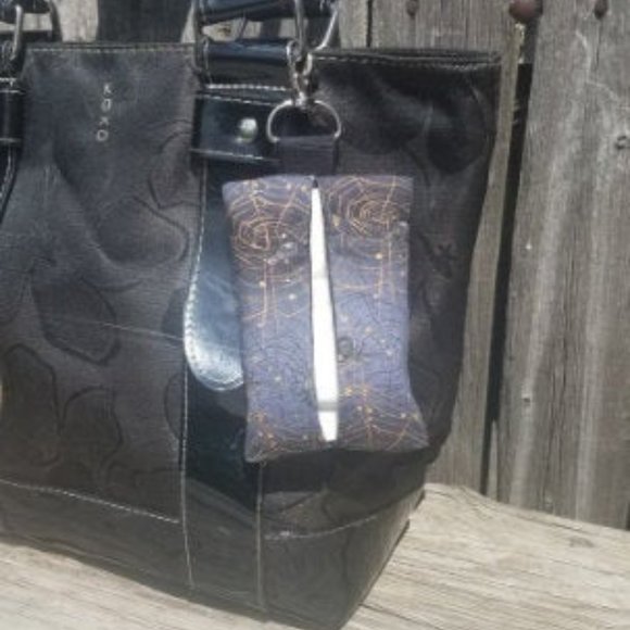 Vintage Flower Travel Tissue Holder Keychain - Picture 8 of 8